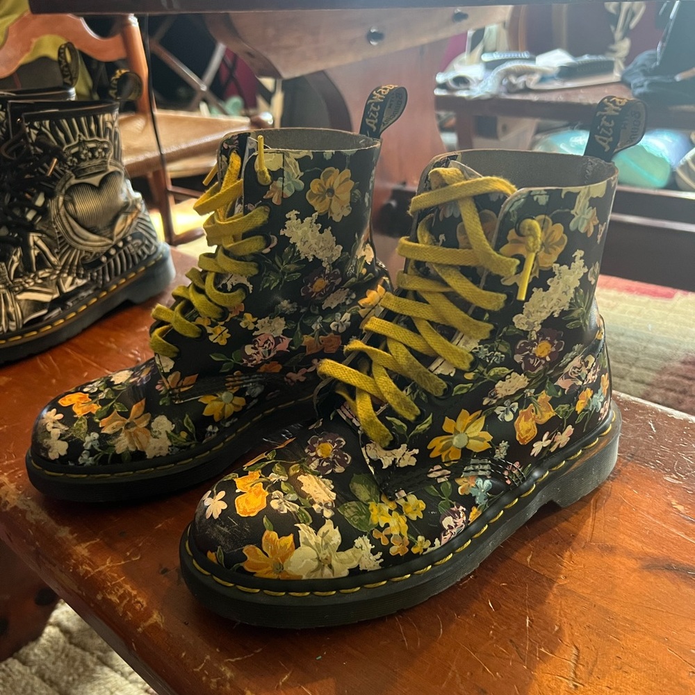 Darcy Floral Dr Martens Pascal USL 7